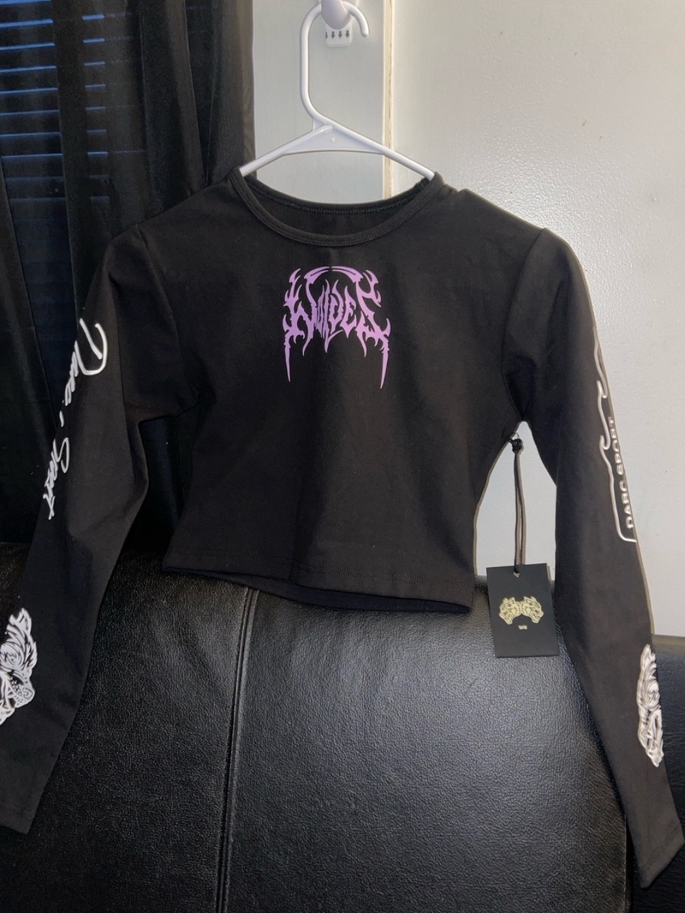 Darc Sport Women’s Black LS Graphic Crop Top w/ Purple Logo Size Medium NWT